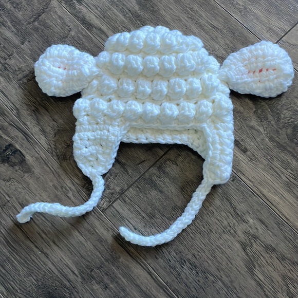 Baby lamb hat - Picture 3 of 3